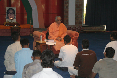 Swamiji teaching to Sanskrita bharati students