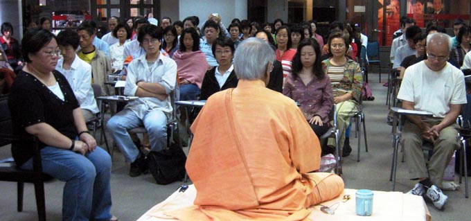 Swamiji teaching i