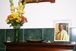Text Box: photo of Swamiji & alter