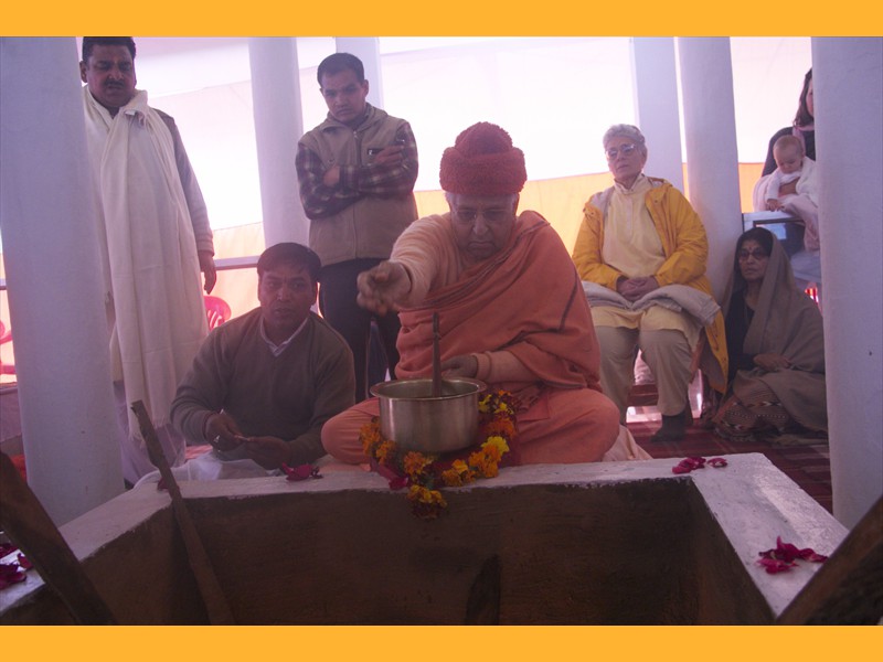 Swami Veda making fire offering
