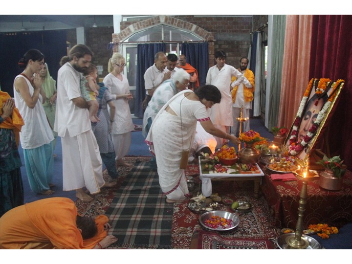11n_Guru_Purnima_Rishikesh_2013