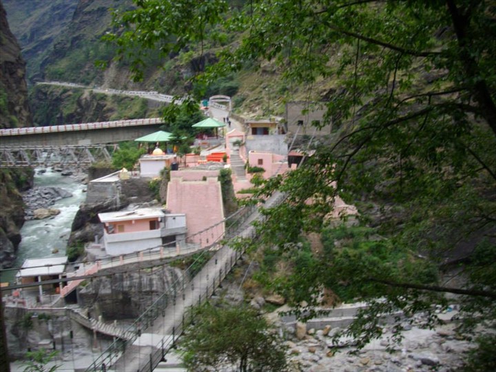 Approaching Vishnuprayag