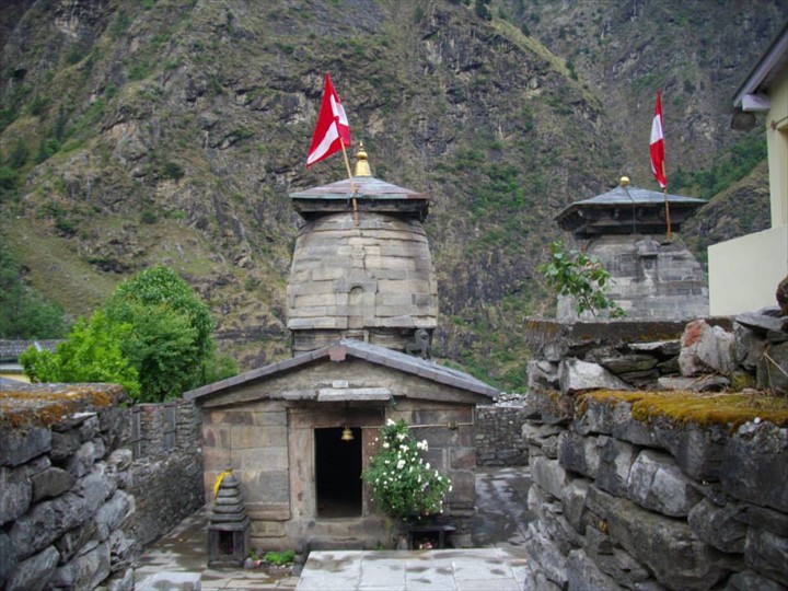 temple at Pandukeshwar