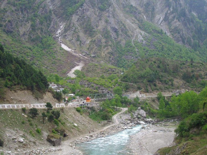 Hanuman Chatti from a distance